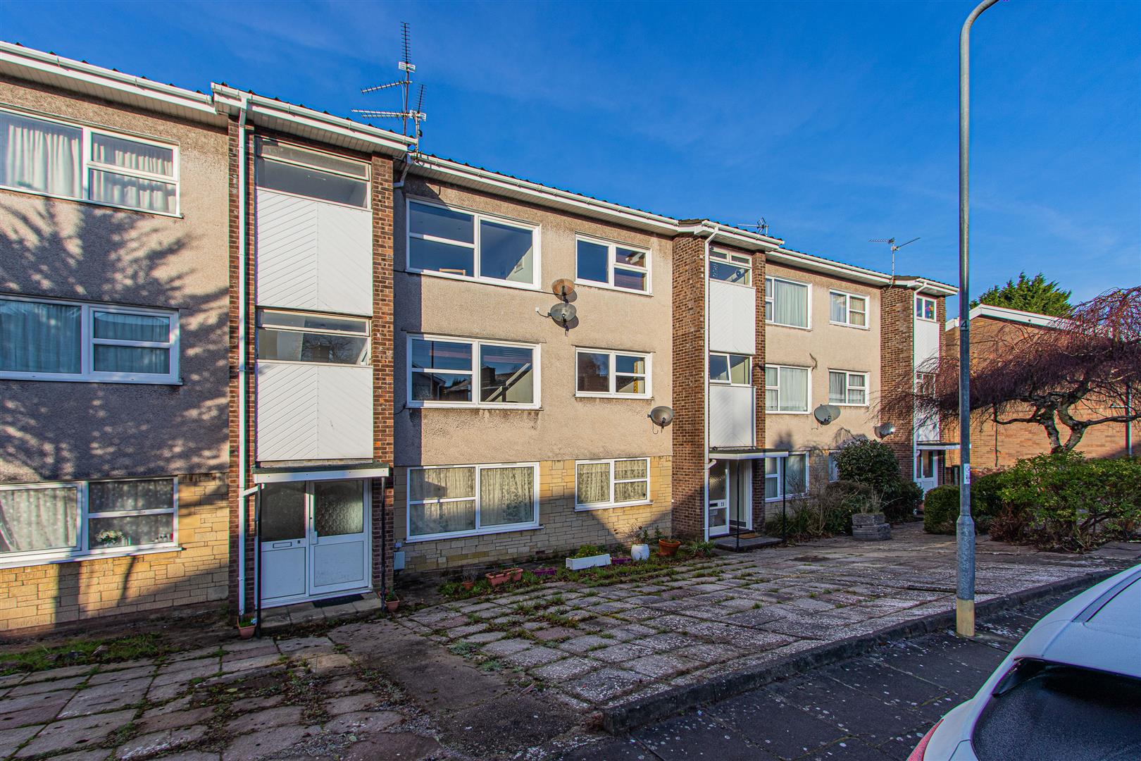 Cefn Coed Avenue, Cyncoed — photograph 2